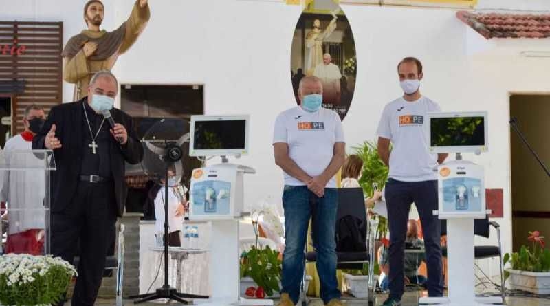 Papa Francisco doa respiradores e ultrassons para hospitais no Brasil