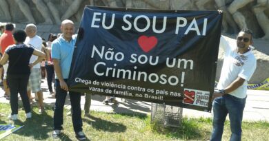 2016 - 04 (Abril) 24 - Ato Alienação São Paulo #ComCausa