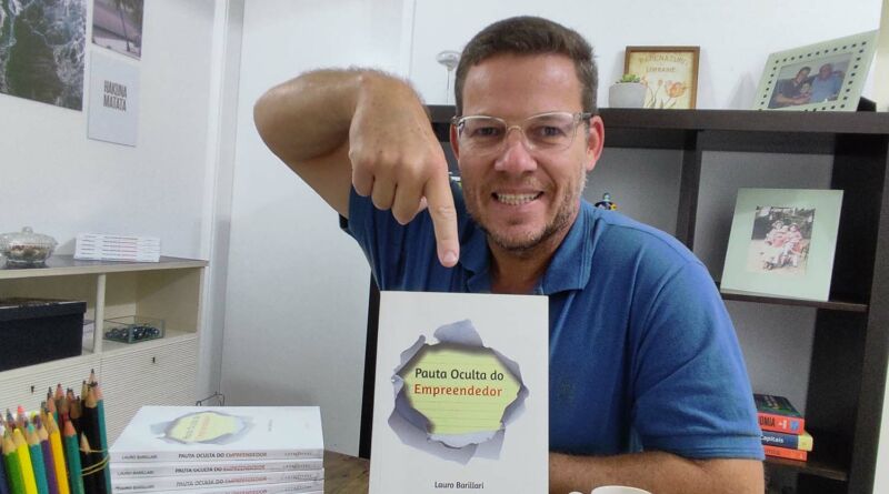 Professor e escritor Lauro formou 8 mil anos na Baixada Fluminense