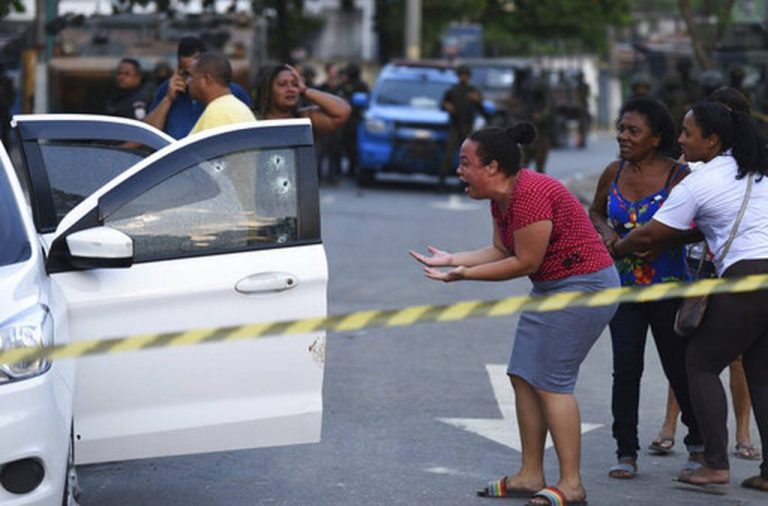 80 tiros em carro do músico Evaldo Santos