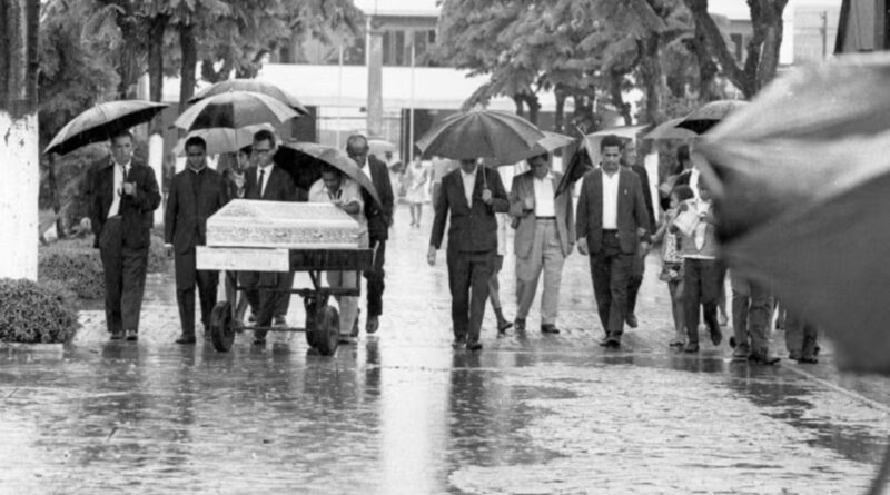 Enterro de João Cândido, líder da Revolta da Chibata, em 1969 — Foto ArquivoAgência O GLOBO