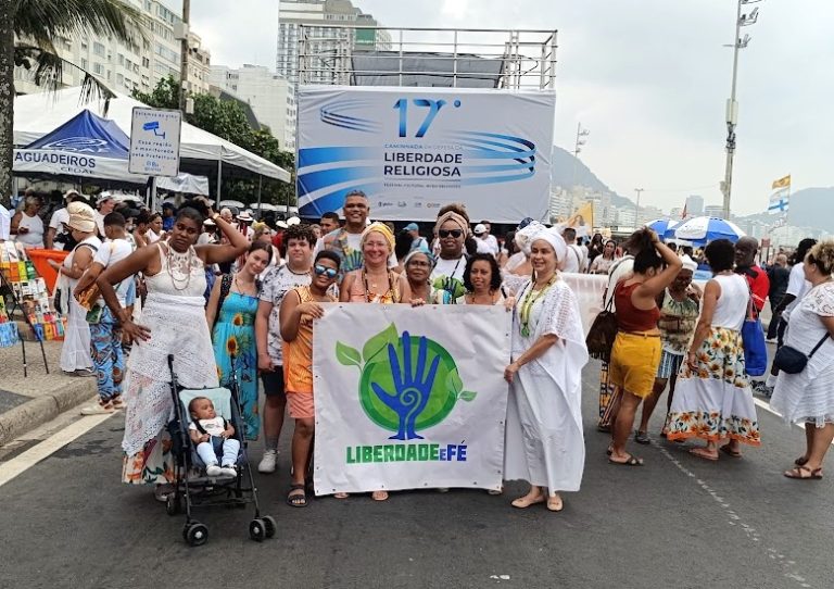 17ª Caminhada em Defesa da Liberdade Religiosa reúne centenas em Copacabana - ComCausa