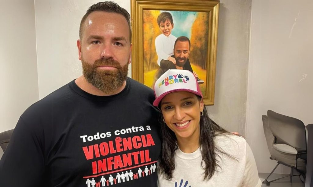 Leniel com Ana Carolina, primeira convidada busca por justiça — Foto Divulgação