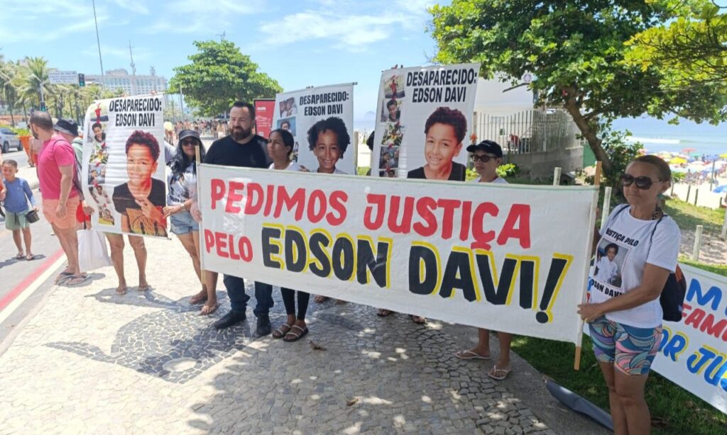Ato pede justiça por Edson Davi - Arquivo ComCausa