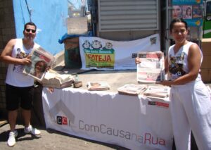 Crianças dique 100 ComCausa na Rua