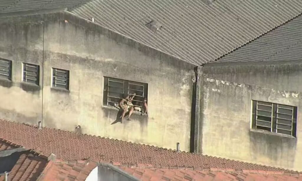 Incêndio em fábrica de fantasias de carnaval