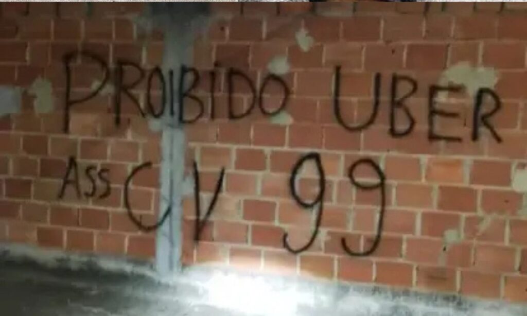 Comando Vermelho proibe entrada de 99 e Uber