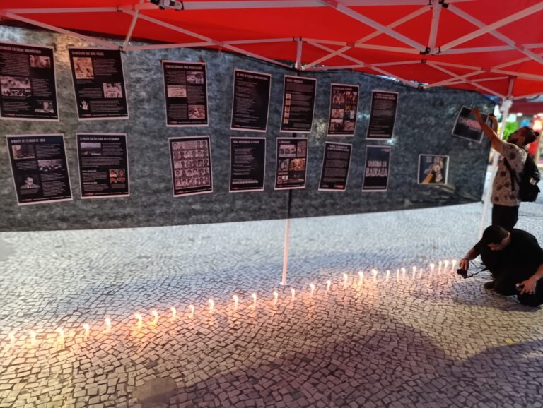 ato simbólico na Praça Nossa Senhora da Conceição, em Queimados