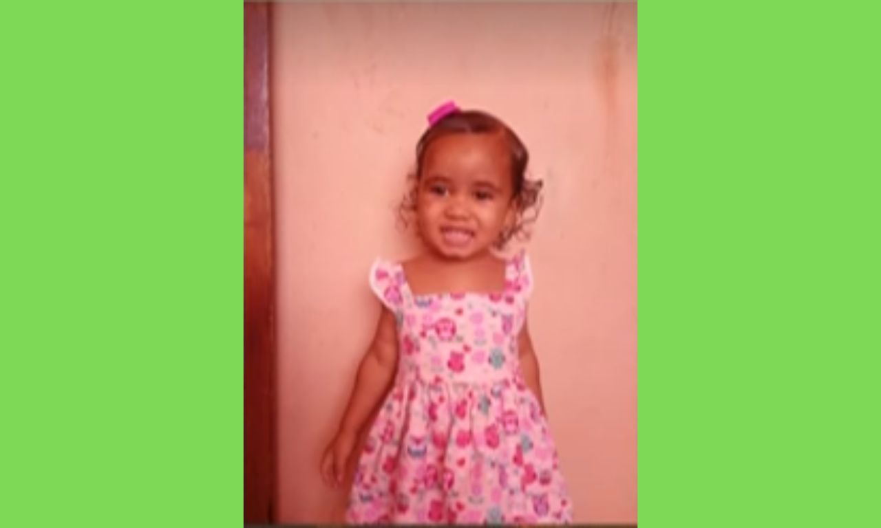 Menina de 2 anos morre com sinais de tortura mãe e padrasto são presos