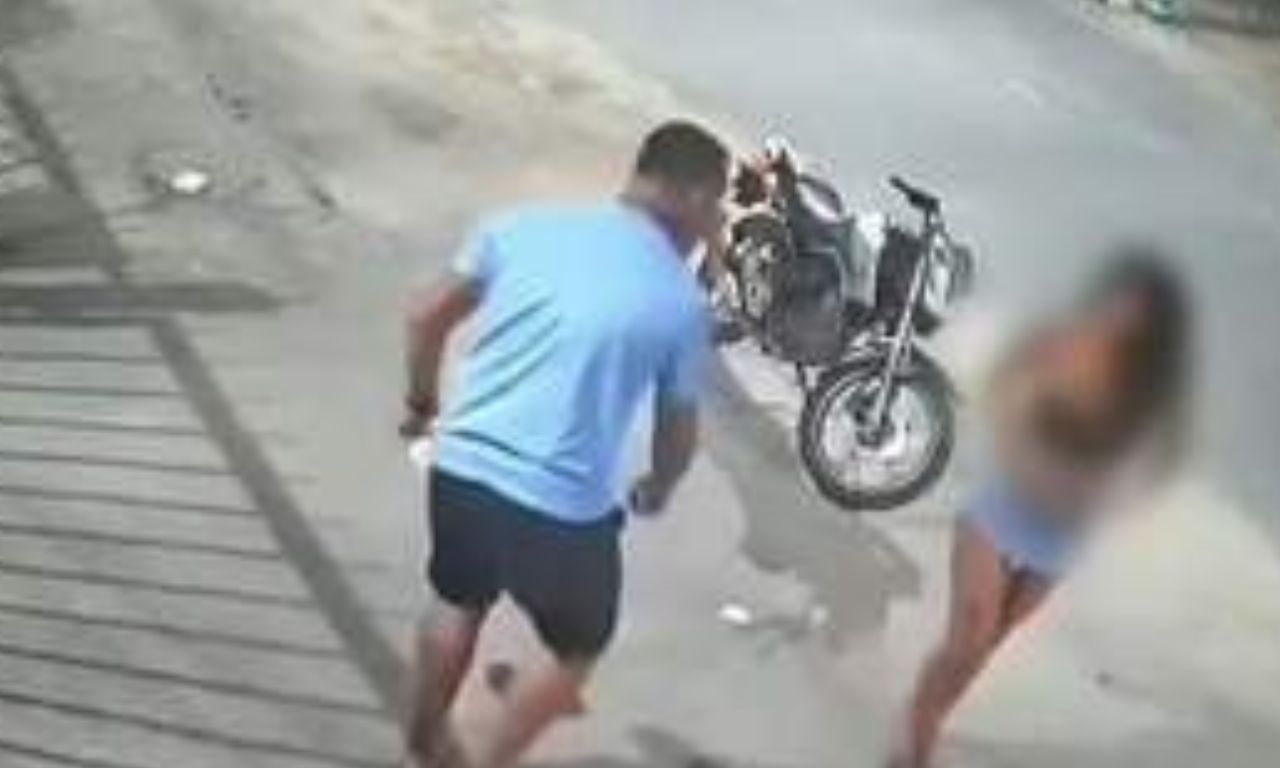 Homem espanca mulher em via pública na Zona Oeste do Rio