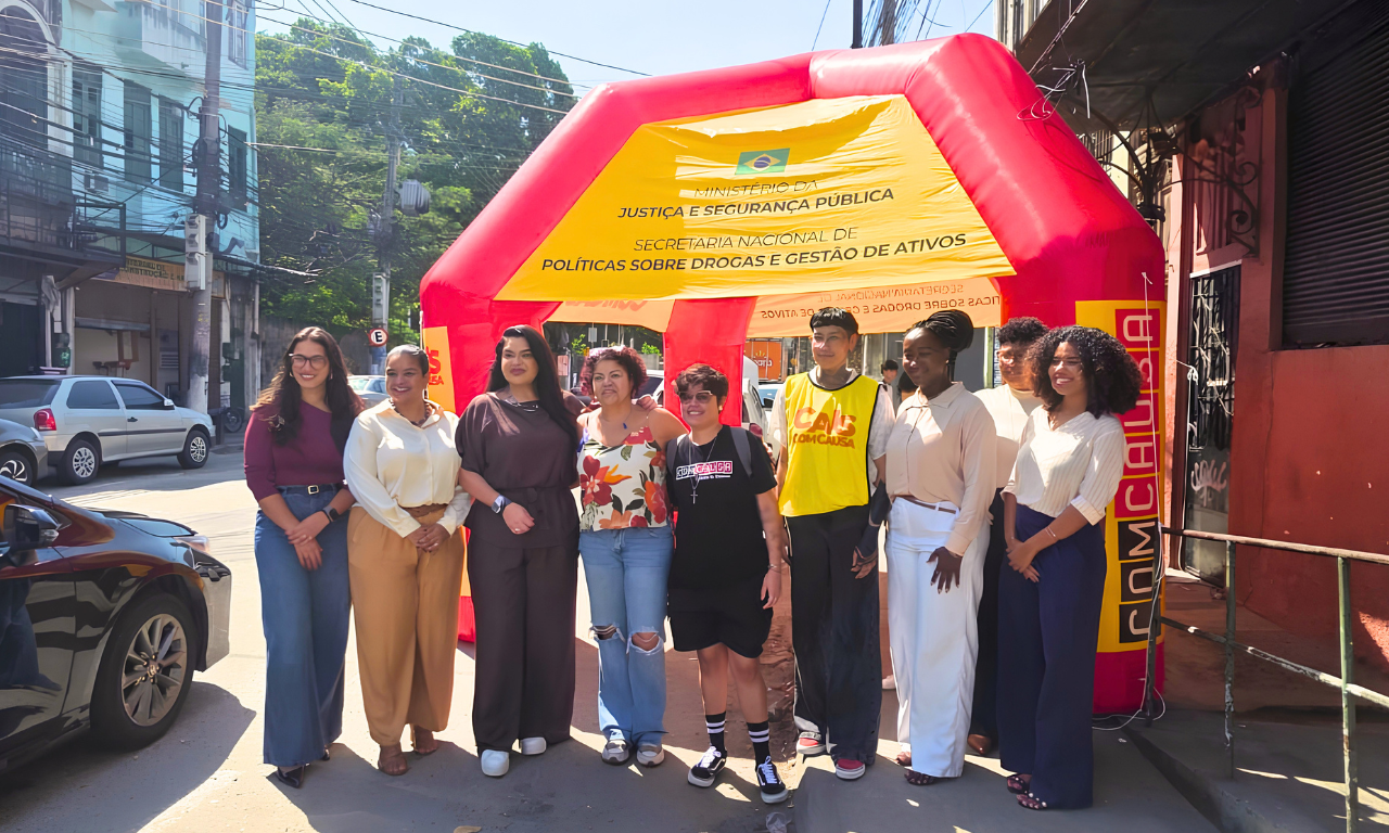 ComCausa apresenta proposta de Espaço Comunitário de Direitos em encontro na Vila Mimosa