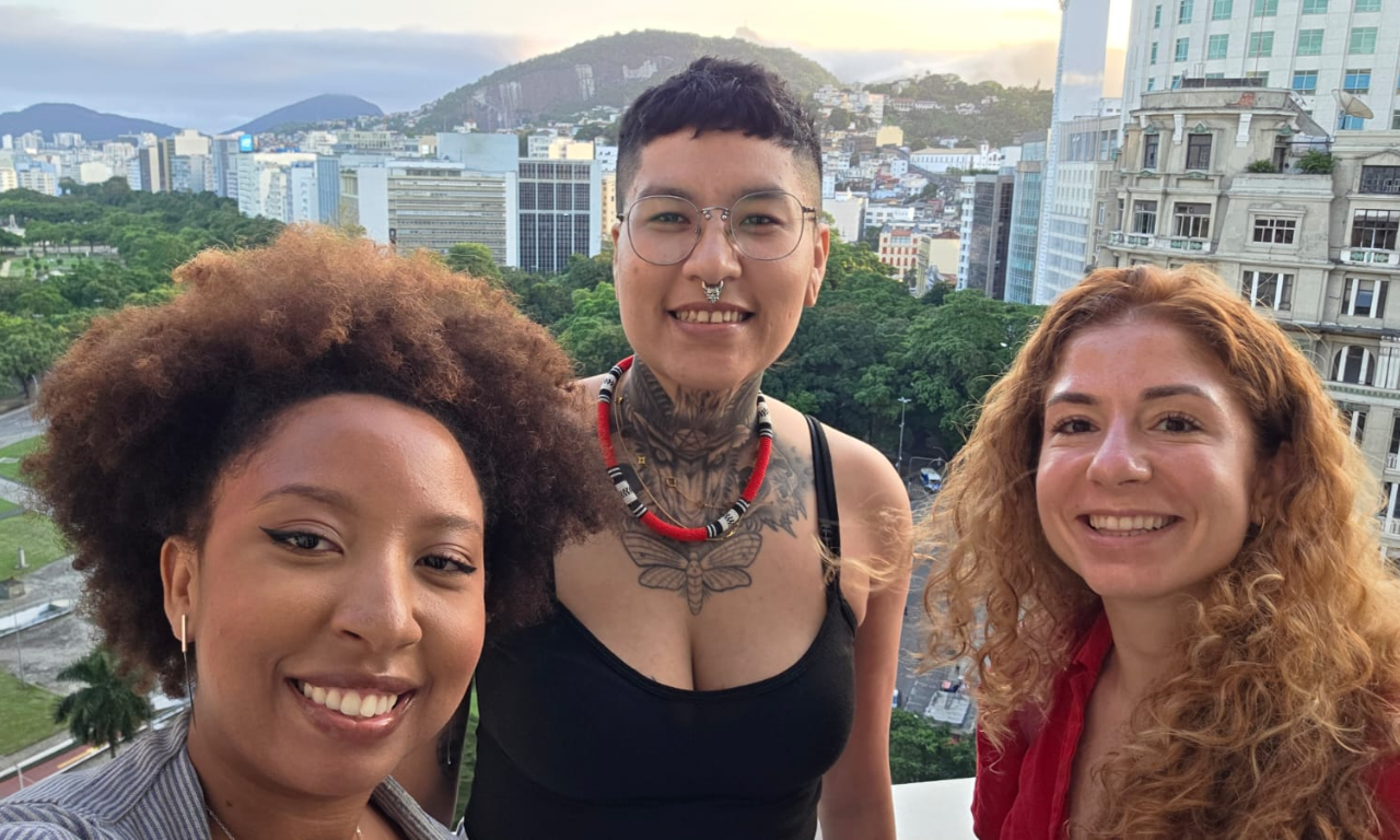 ComCausa conversa com Rádio França Internacional sobre voto feminino e violência contra as mulheres